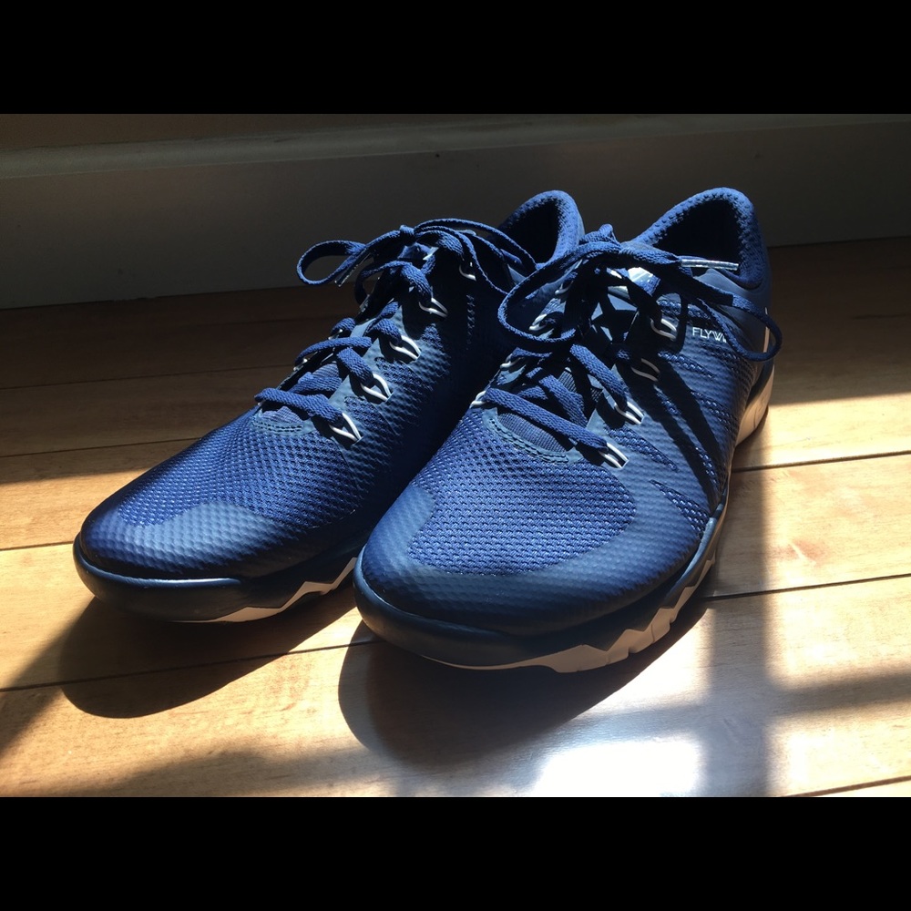 Nike Flywire 9.5 Men’s Tennis Shoe